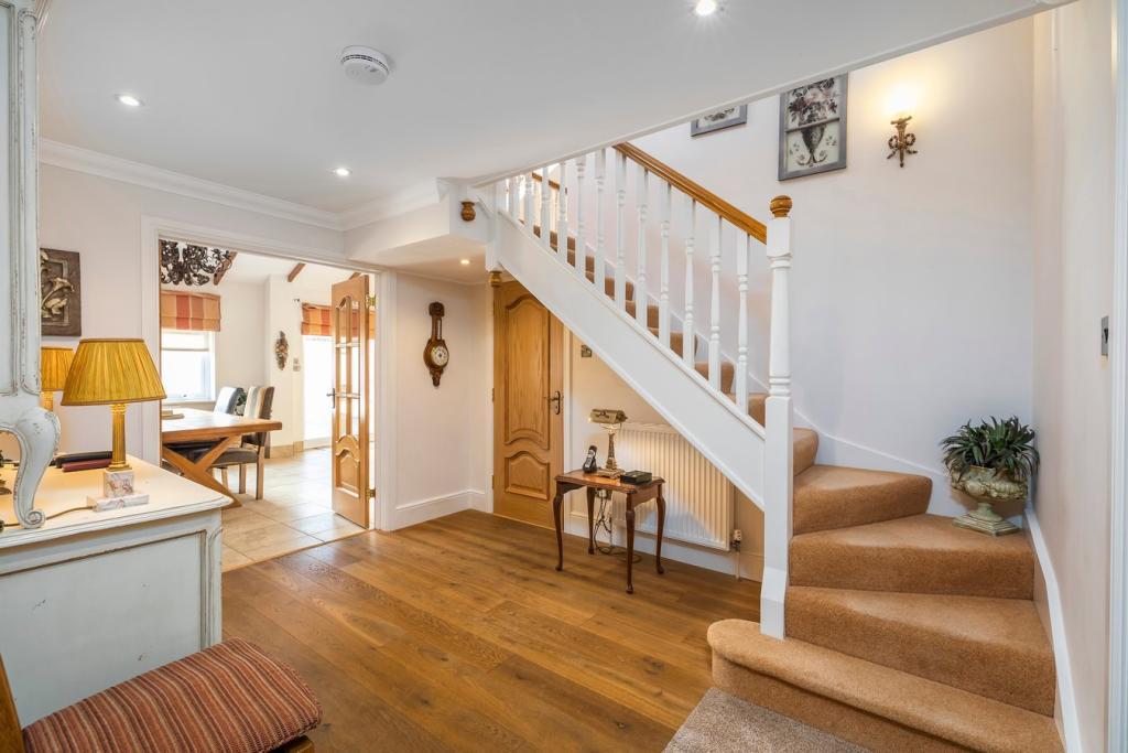 3 Bedroom Chalet Canford Cliffs Road, Canford Cliffs